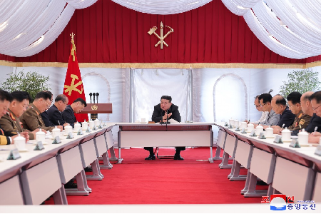 Estimado compañero Kim Jong Un dirige la preparación de construcción de la Empresa de Maricultura de la ciudad de Sinpho