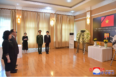 Respected Comrade Kim Jong Un Sends Wreath to Vietnamese Embassy