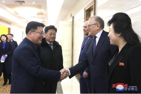 Parte hacia Rusia la delegación económica gubernamental de RPDC